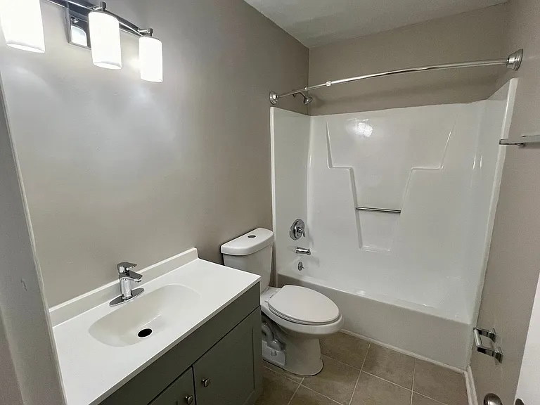 WAYN5328 — Photo 8