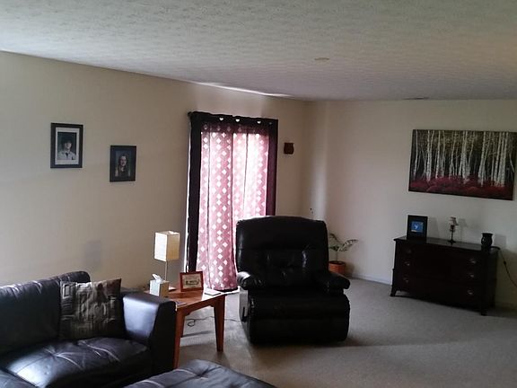 3rd image of 113 Weeping Willow Ln SW