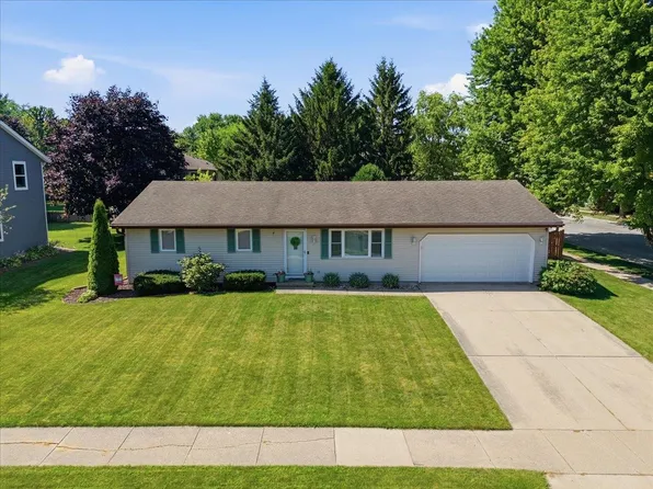 941 Foxfield Rd, Oregon, WI 53575