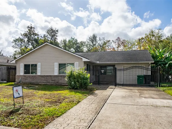 4833 Hummingbird St, Houston, TX 77035