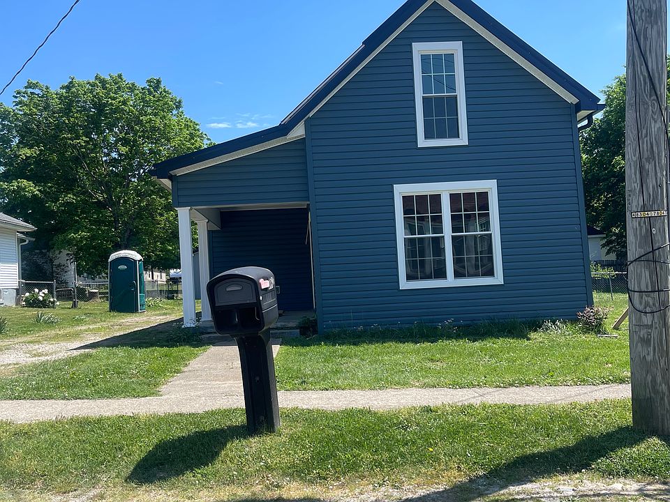 1st image of 392 N 1st St