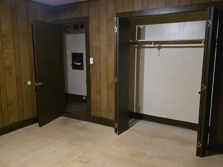 151 Hollywood Dr — Photo 5