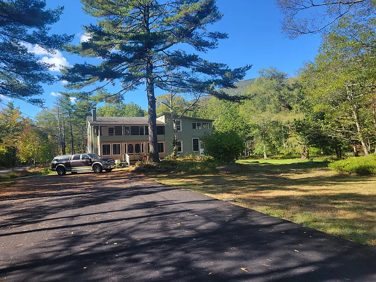 697 Bogart Rd — Photo 4