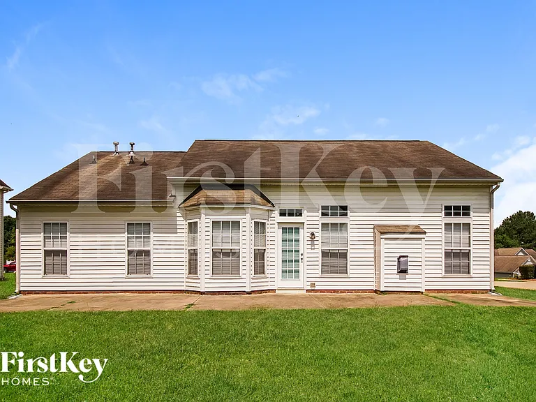 731 Georgie St — Photo 14