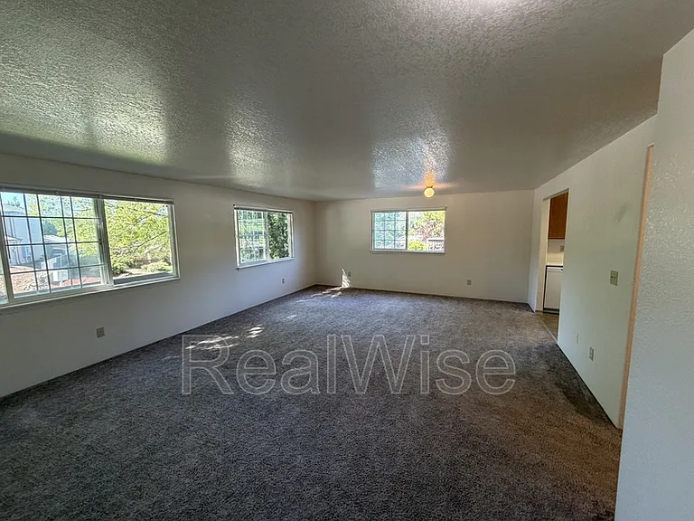 2141 NW North Hill Dr #B — Photo 5