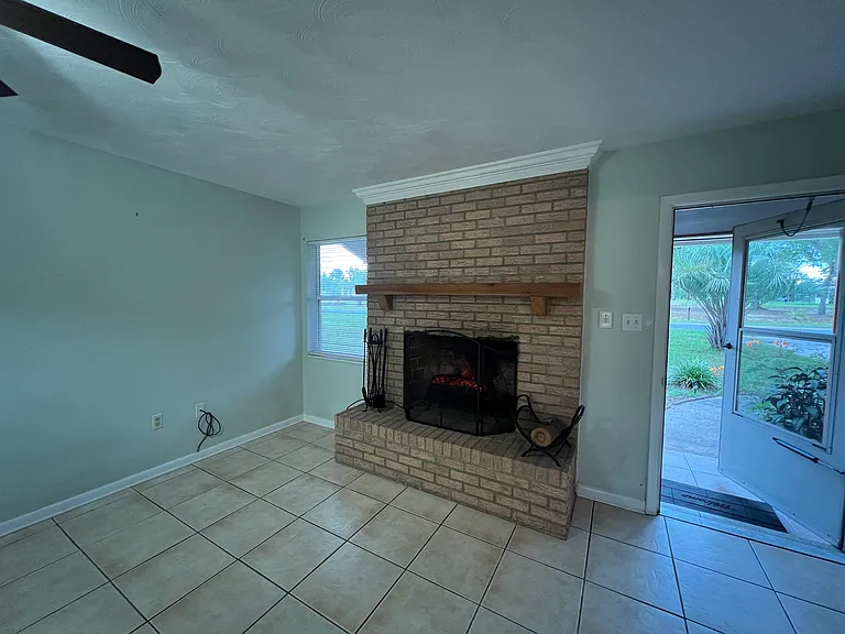 20717 SW Beach Blvd — Photo 4