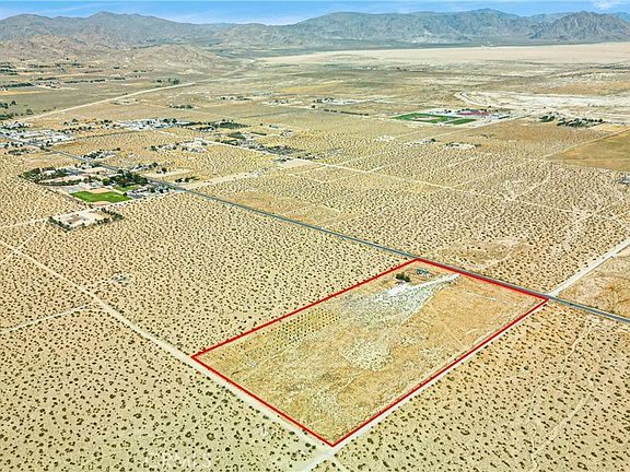 3rd image of 33633 Old Woman Spring Rd