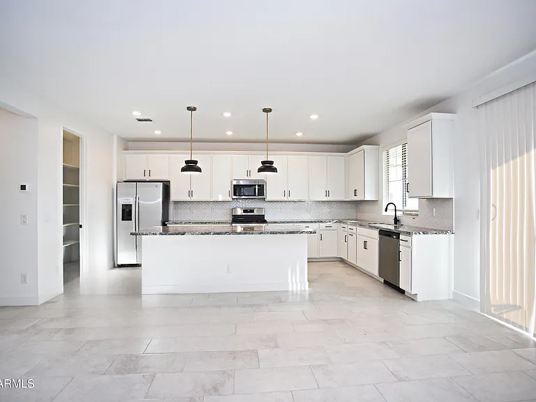 773 W Lark Dr — Photo 14