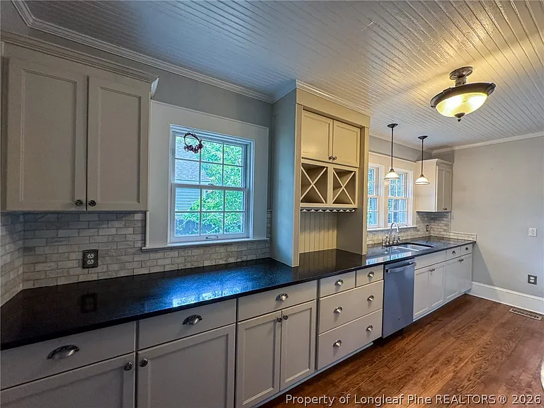 411 Cape Fear Ave — Photo 8