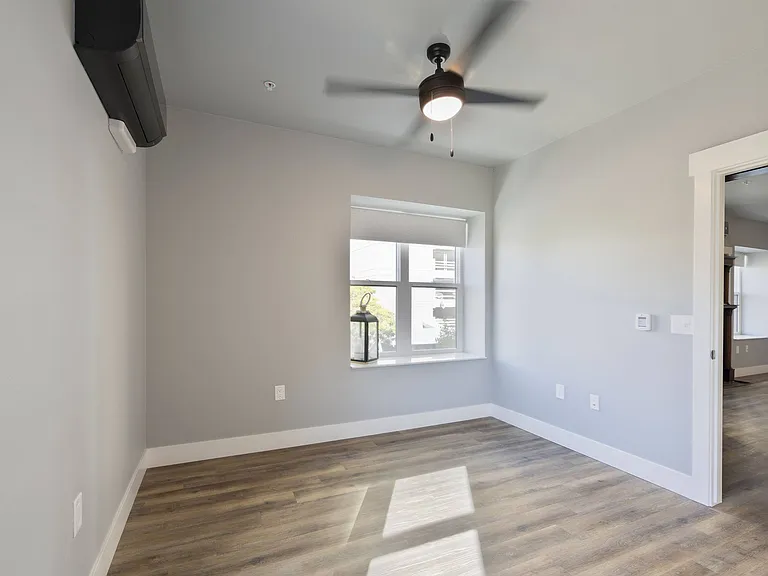 ONE18 West Street Residential — Photo 34
