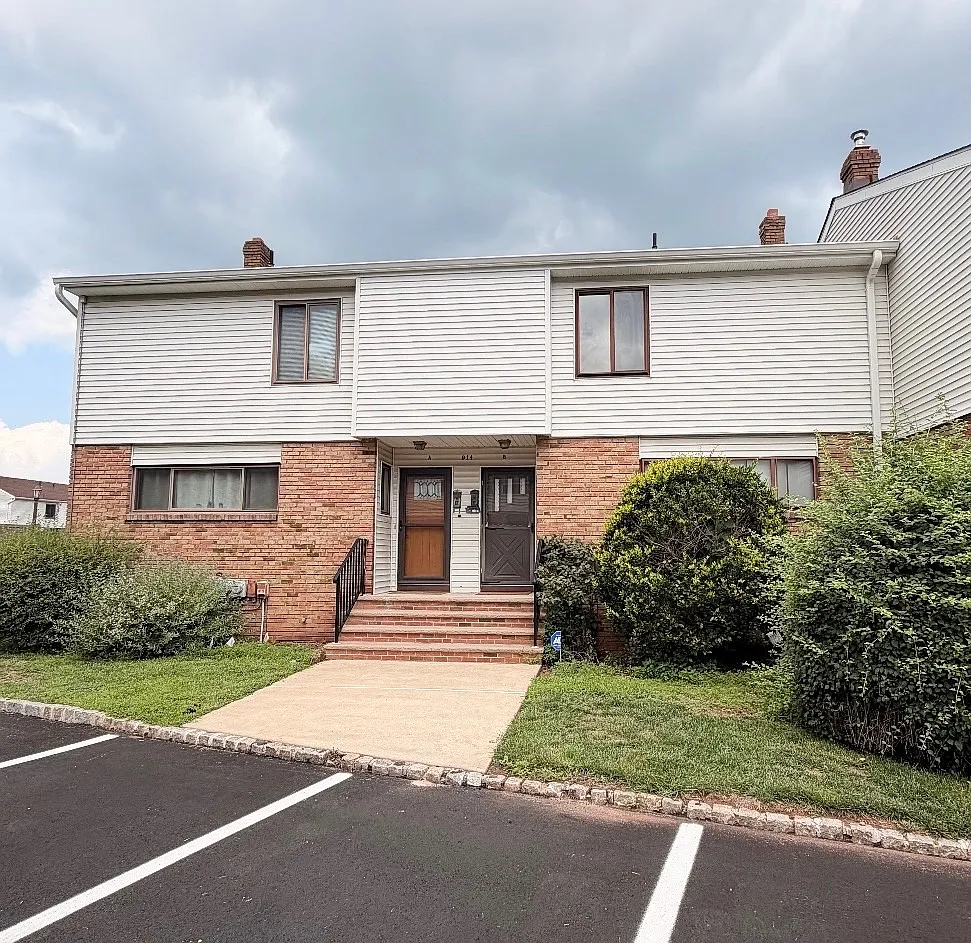 3 bed, 2.5 bath, 1500 sqft, $3,050 — Photo 1