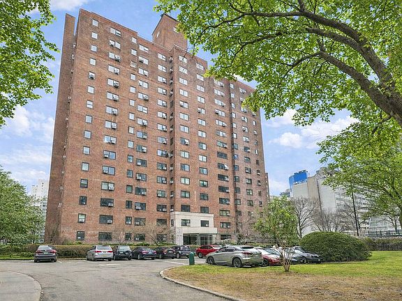 2nd image of 225 Adams St APT 1H