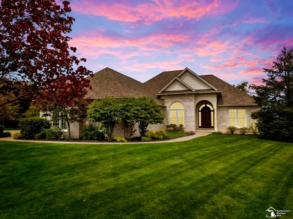 243 Eagle Ct, Monroe, MI 48162