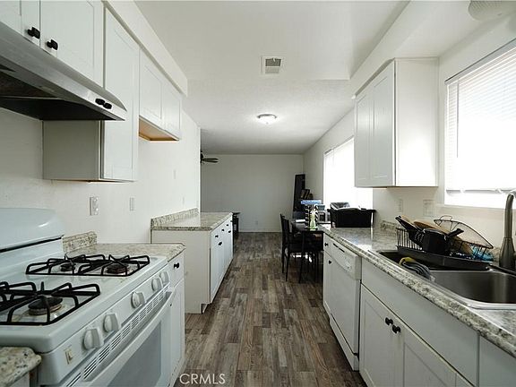 4th image of 11764 Sutter Ave