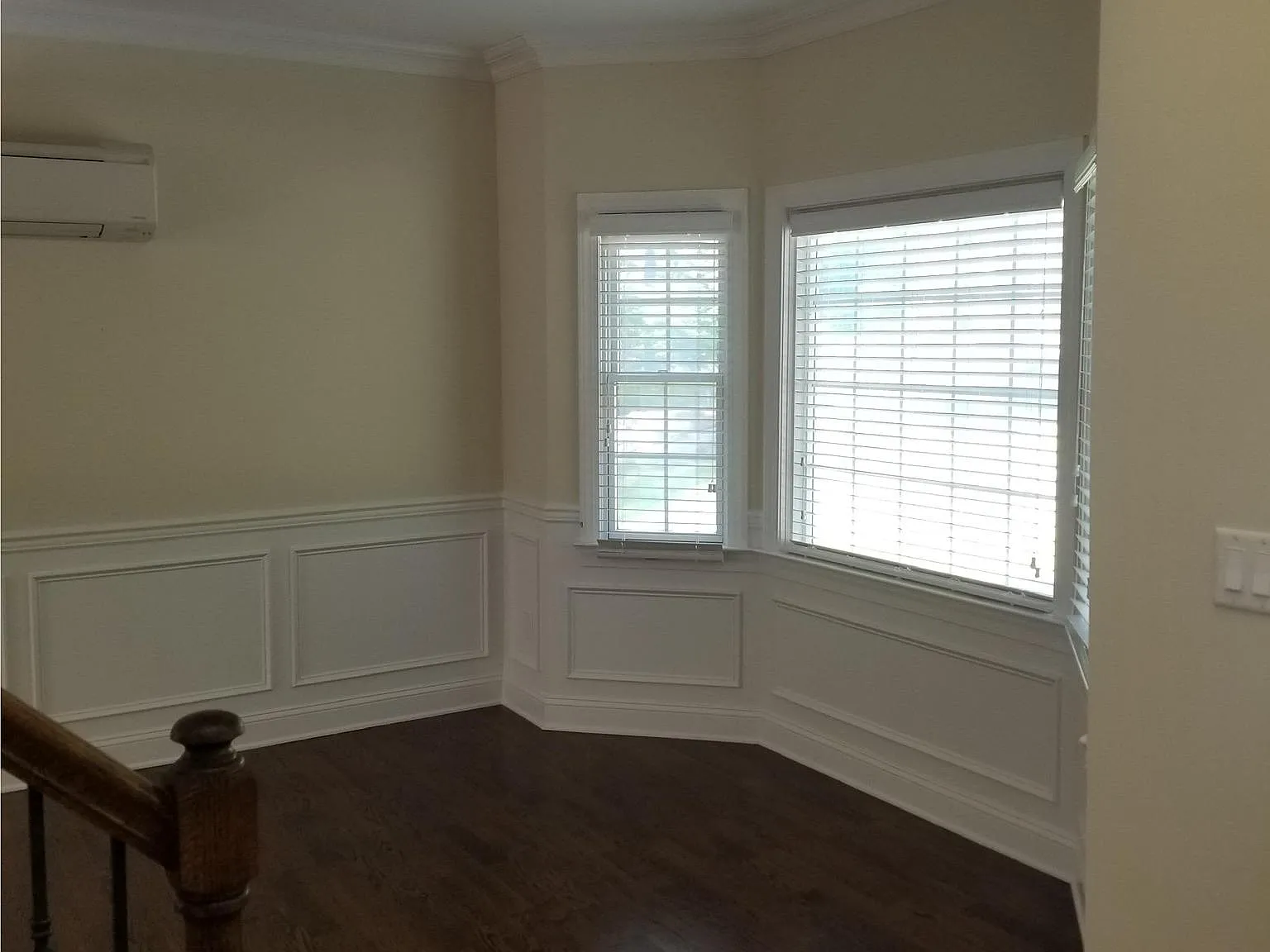 4 bed, 2.5 bath, 2500 sqft, $4,200 — Photo 3