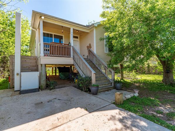 5813 David St, Dickinson, TX 77539