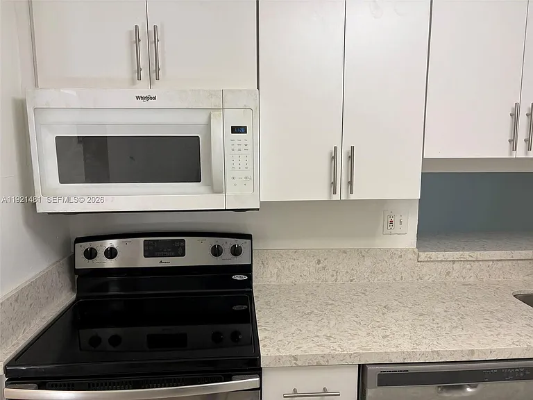8035 SW 107th Ave #110 — Photo 16