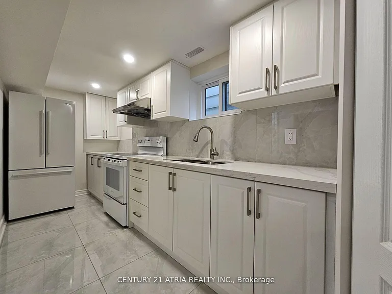 733 Balaton Ave #LOWER — Photo 6