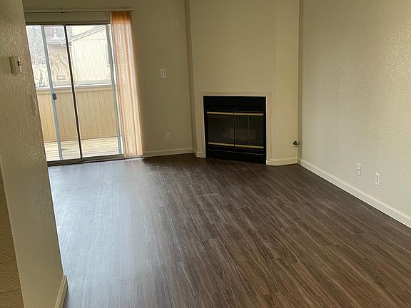 4th image of 3930 Hollister Ave #207