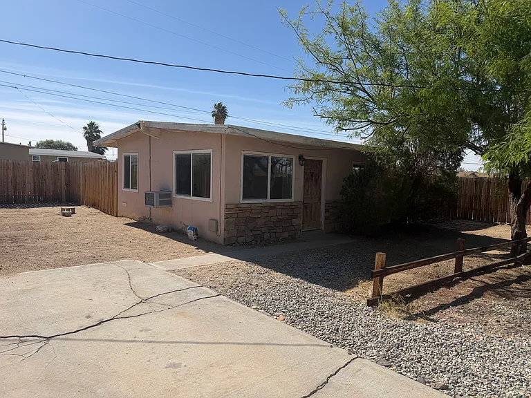 6380 Palm View Ave — Photo 1
