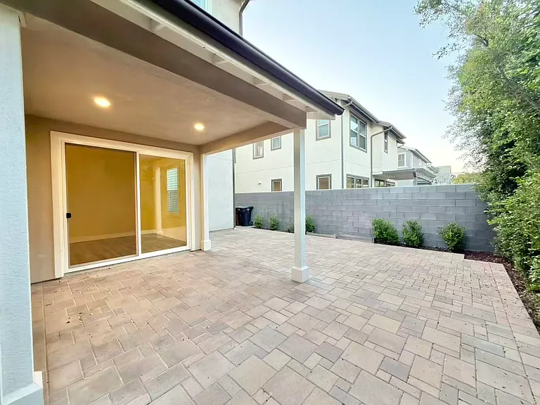 68 Jarano St — Photo 8