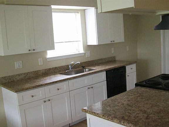 4th image of 14014 Towne Way Dr