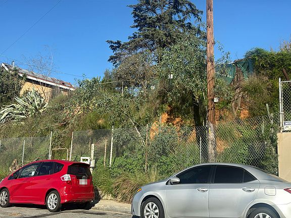 2nd image of 3835 Floral Dr