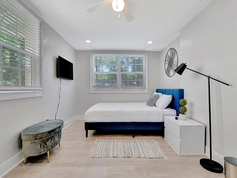 302 W Sligh Ave — Photo 9