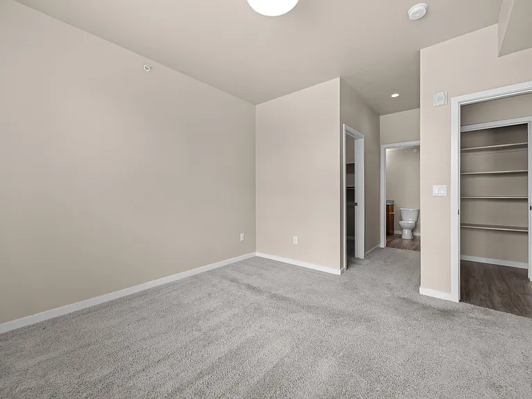 Kansas Apartments — Photo 20