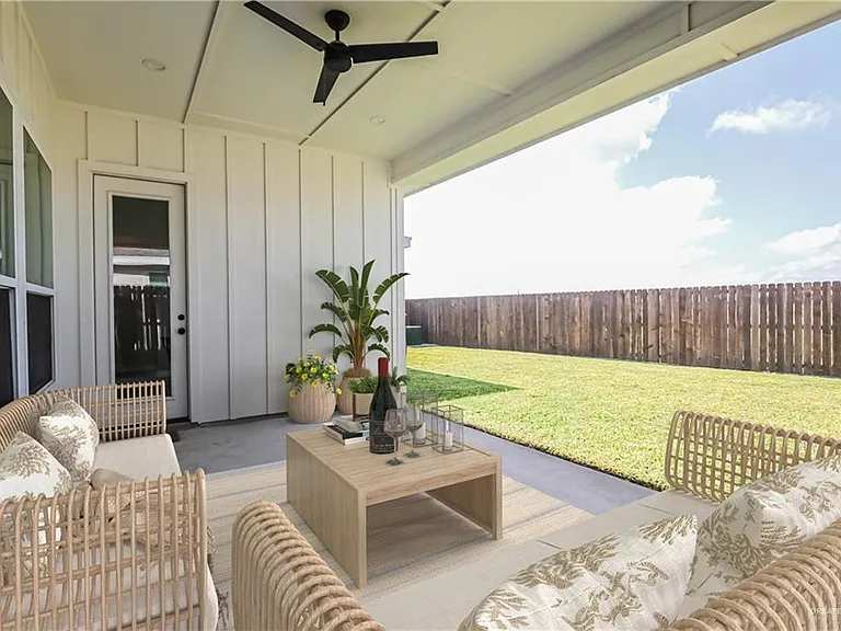 13704 Belle Ct — Photo 2