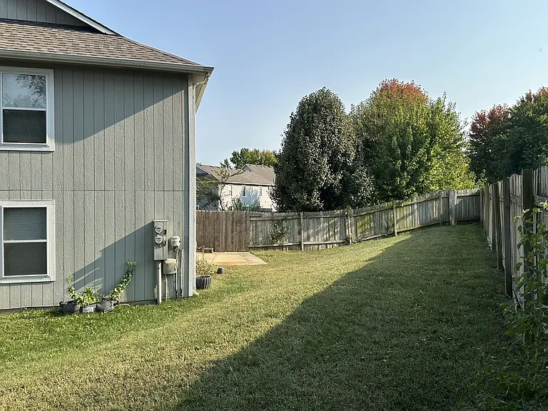 925 N Field Stone Dr — Photo 33