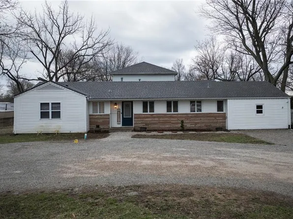 18 SW County Road Bb Hwy, Warrensburg, MO 64093