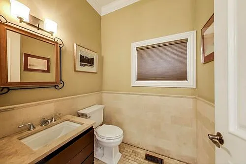 1337 W Roscoe St — Photo 6
