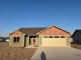 1321 Broce Bnd, Dodge City, KS 67801