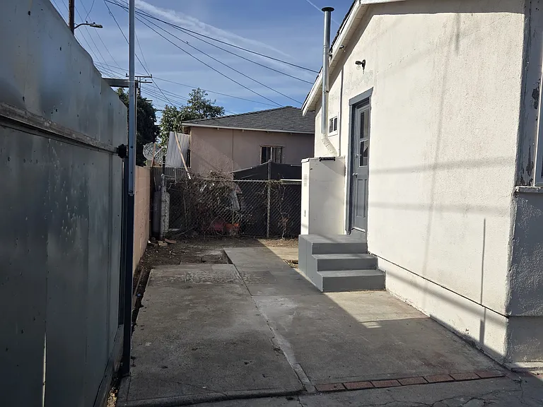 1234 E 87th St — Photo 9
