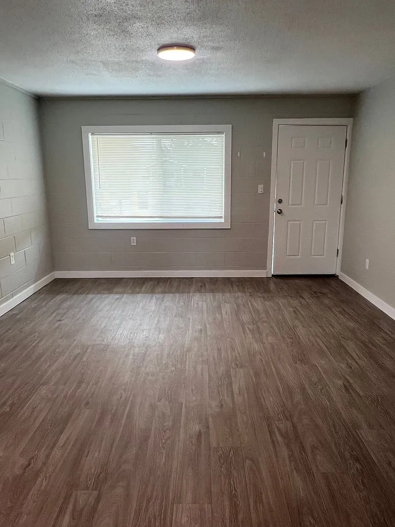 Comfortable 2-Bedroom Duplex in Sumas, WA — Photo 2