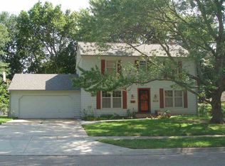 2211 SW 33rd St, Topeka, KS 66611