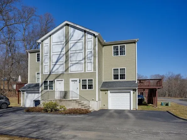 2 Knotts St Unit 2, Hudson, MA 01749