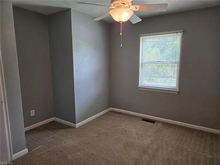 646 Roland Dr — Photo 16