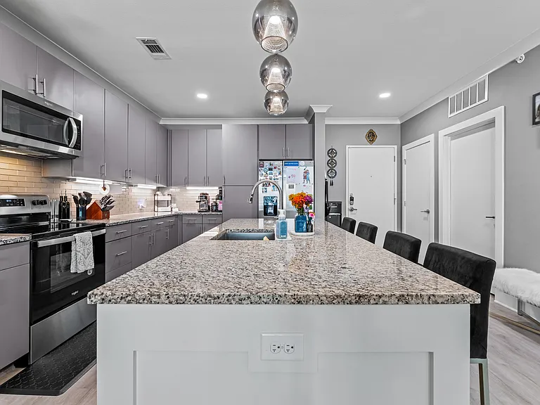 3517 Windhaven Pkwy #2305 — Photo 2