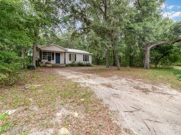 104 E OAKSIDE Drive, Interlachen, FL 32148