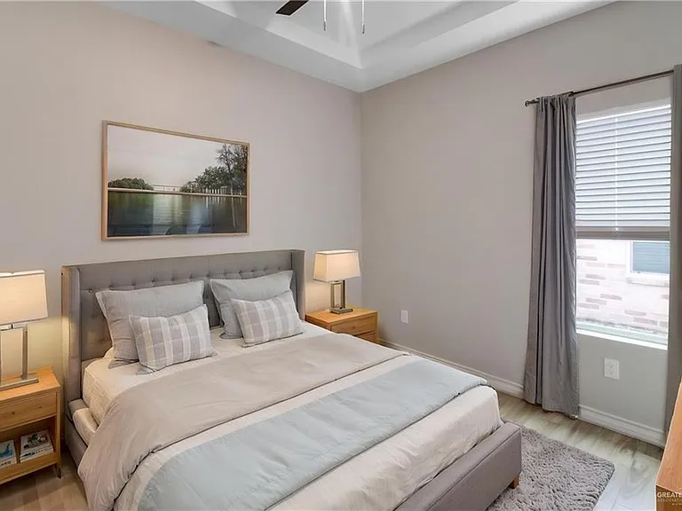 322 E Esplanada St W — Photo 7