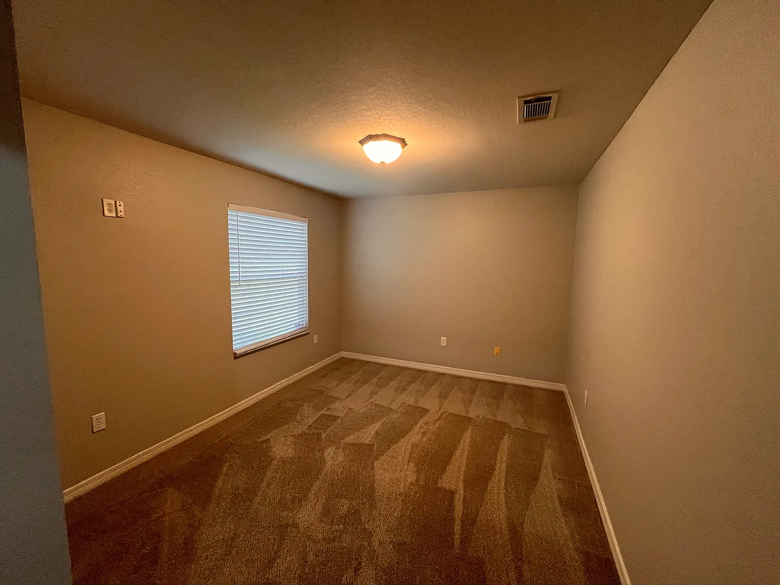 3 bed, 1244 sqft, $1,725 — Photo 3