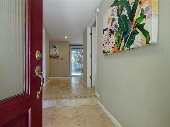 5th image of 139 Seacliff Dr
