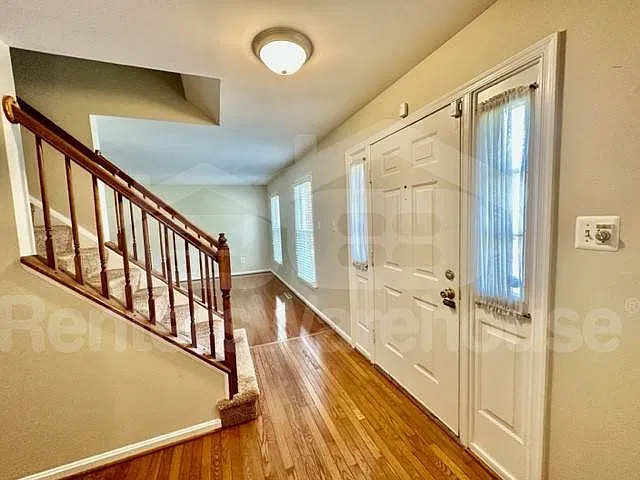 Single Family Home, Ellicott City, 4 bed, 3.5 bath — Photo 3
