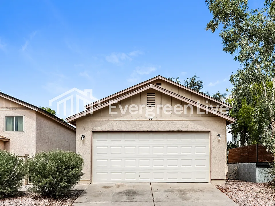 921 S Val Vista Dr #38