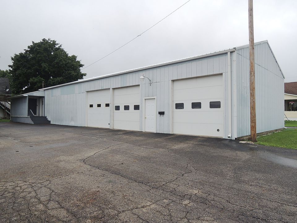 1st image of 723 S 2nd St