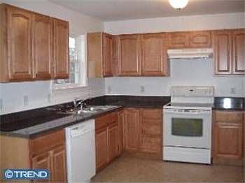 4th image of 2110 Oak St