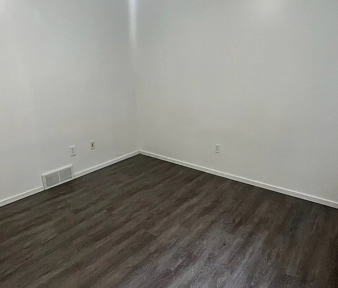 863 Sharon Rd — Photo 6