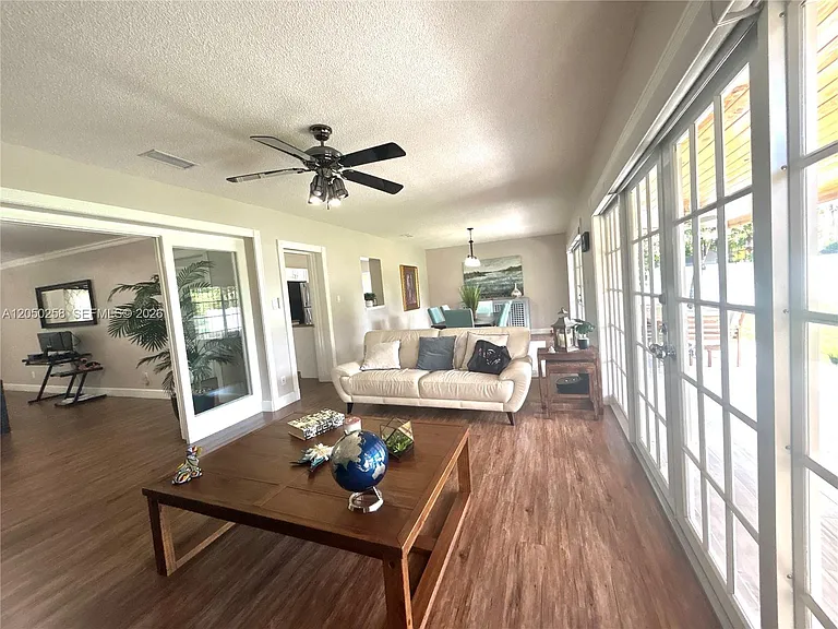 416 Bayberry Dr — Photo 16